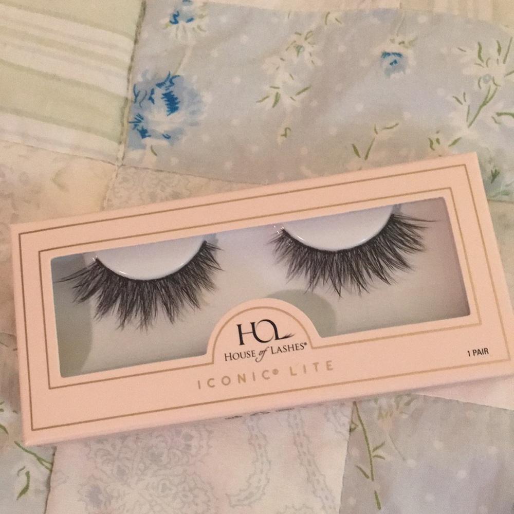 ICONIC LITE Lashes